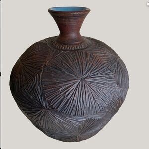 VTG ceramic “Sunburst” vase by Dee Martin, Six Nations artist. Dated 1972.